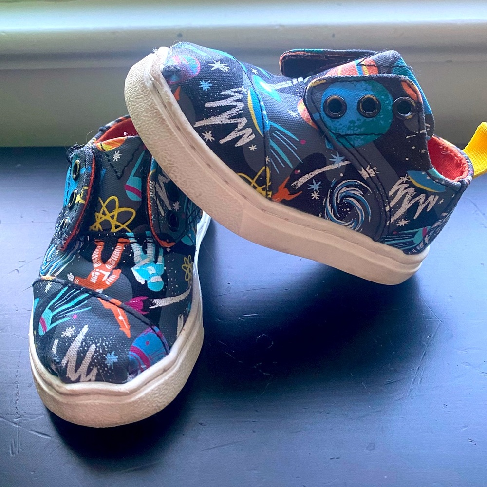 Toddler Toms Space Shoes size 4T